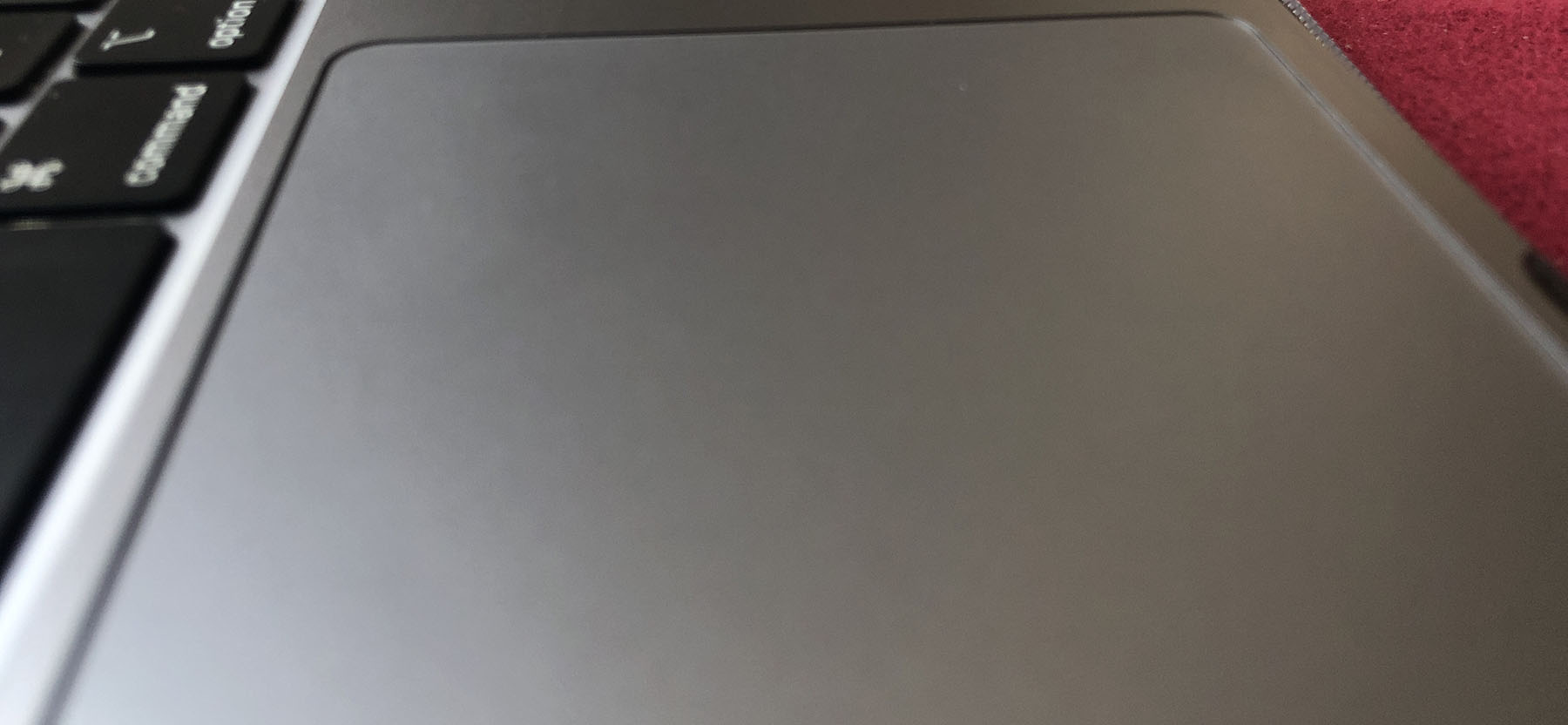 Uneven trackpad on new 13" MBP 2020 macbookpro
