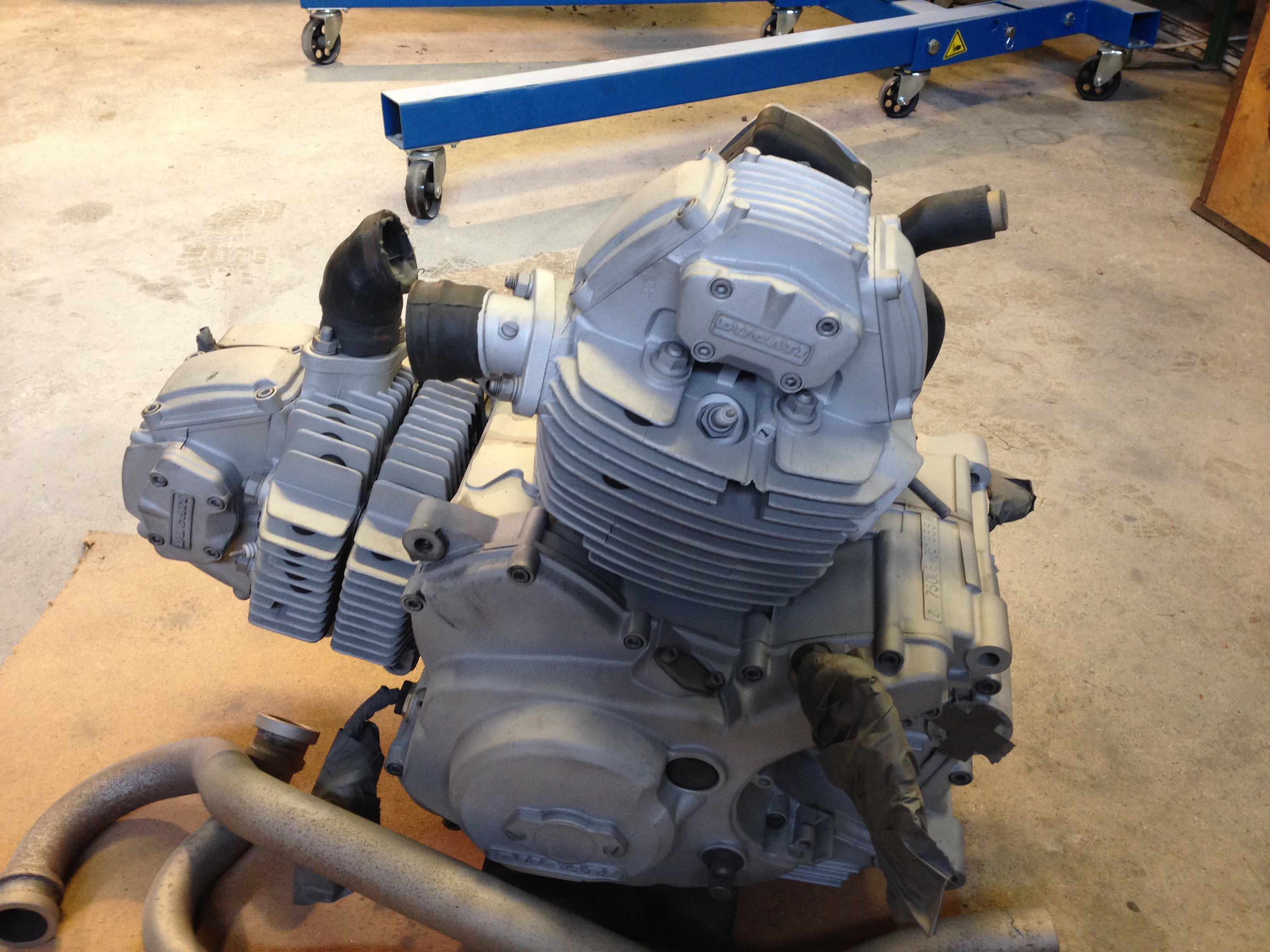 Motor gestrahlt